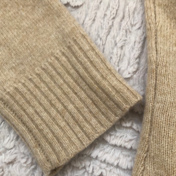 J. Crew 100% Lambs Wool v-neck sweater Size S - Picture 7 of 12